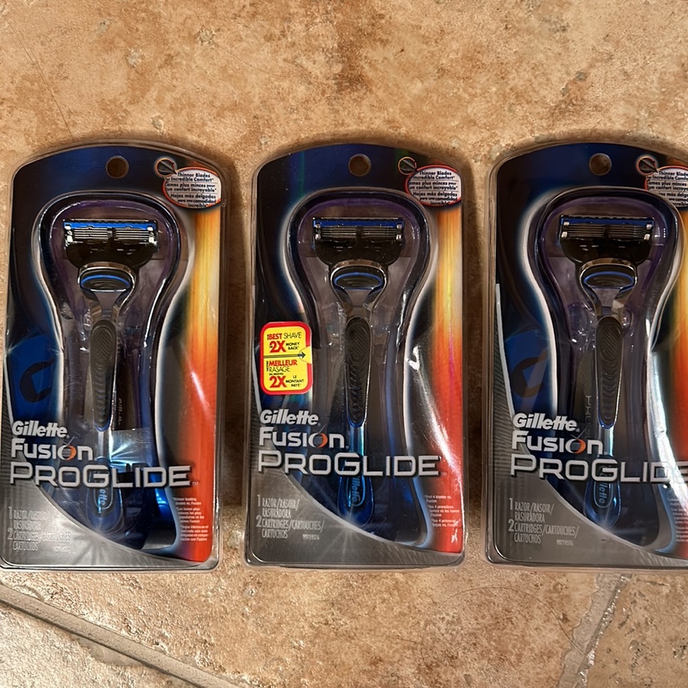 3 Gillette Fusion Pro Glide Razors